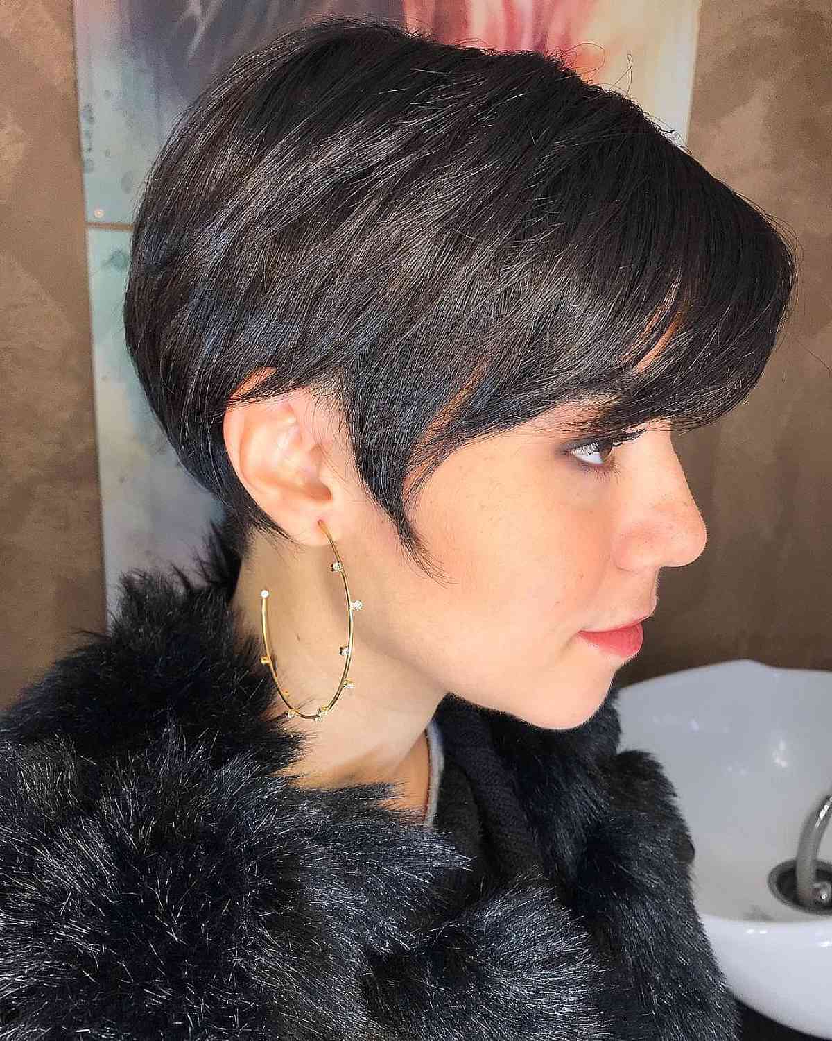 42 Short Straight Hairstyles Trending Right Now in 2023