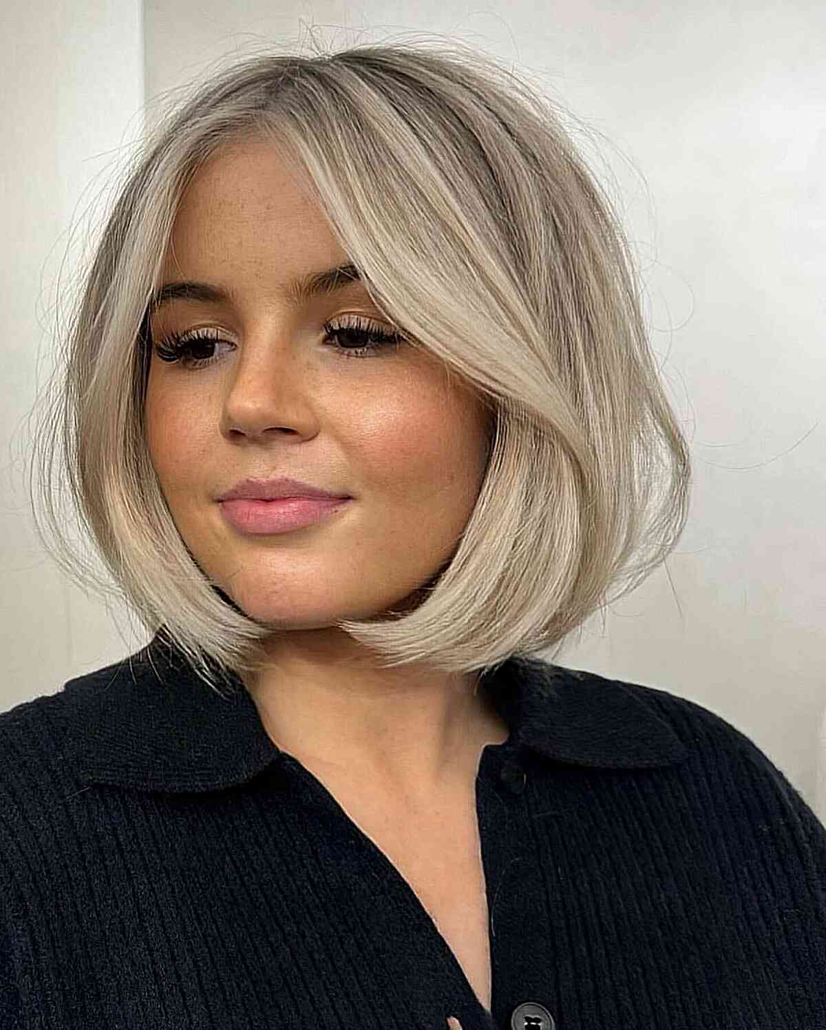 Short Face-Framing Bob Hairstyle for Rounder Faces