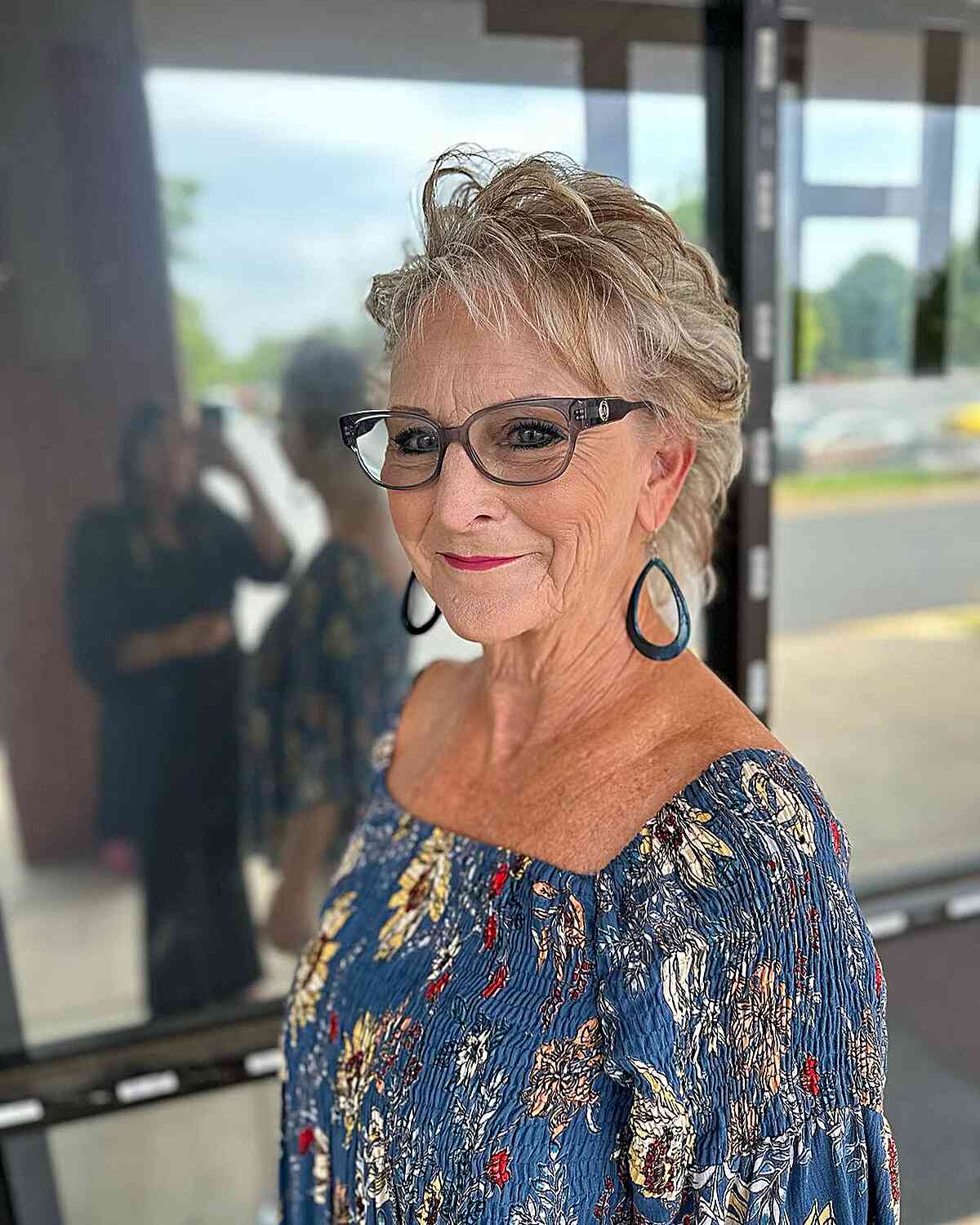 Short Feathered Cut for Thin Hair for 60-year-olds with Glasses
