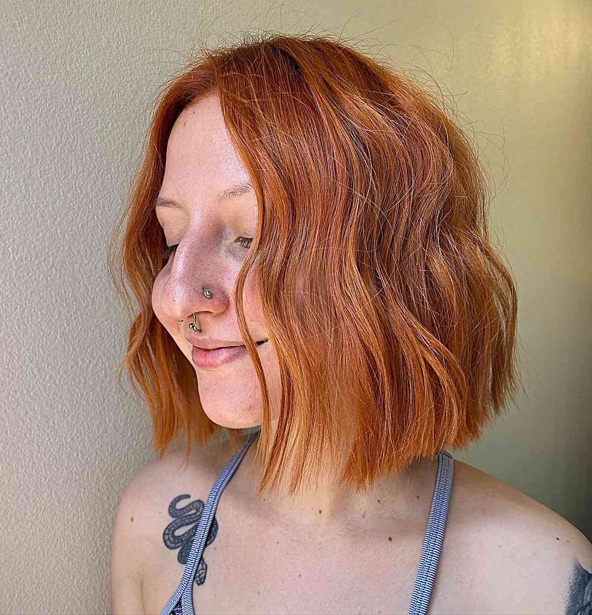 Short Ginger Wavy Blunt Lob for Thick Tresses