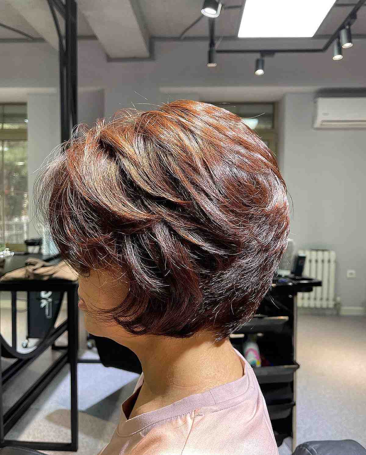 Short Graduated Brunette Hair with Layers
