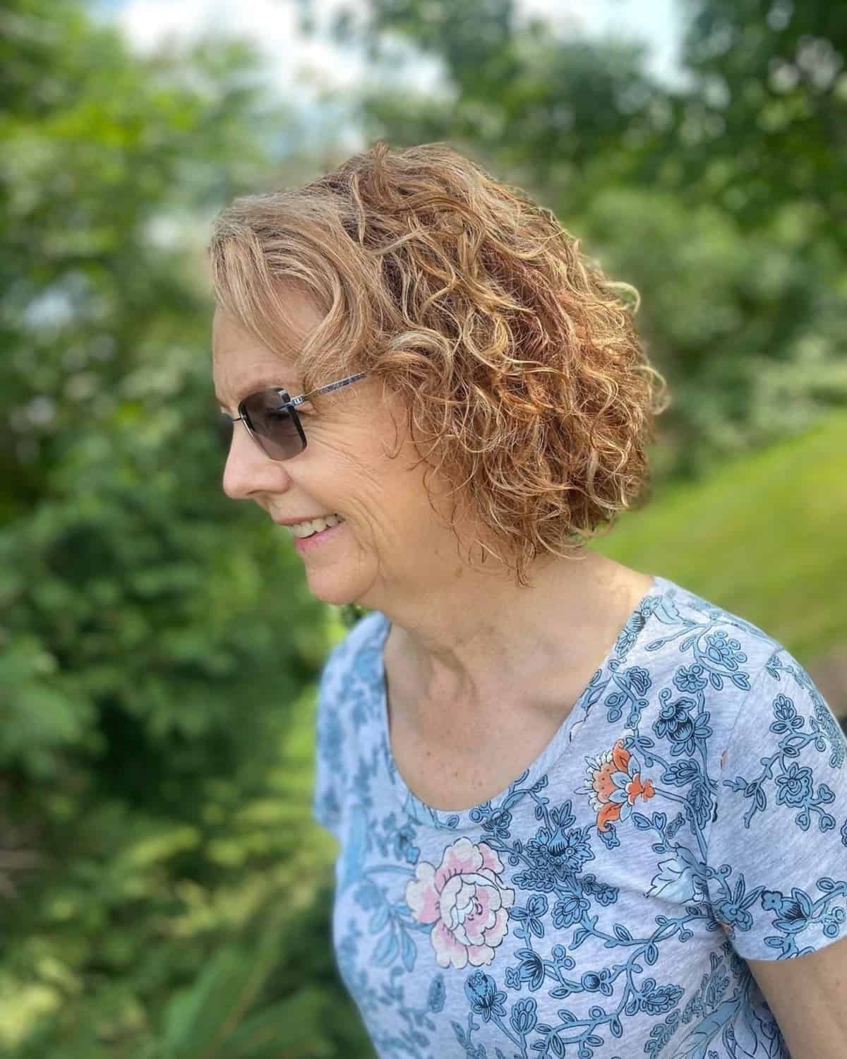 Short Haircut for Elderly Women with Curly Hair