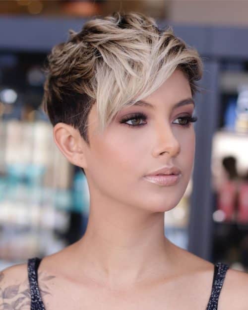 21 Flattering Short Haircuts For Oval Faces In 2020