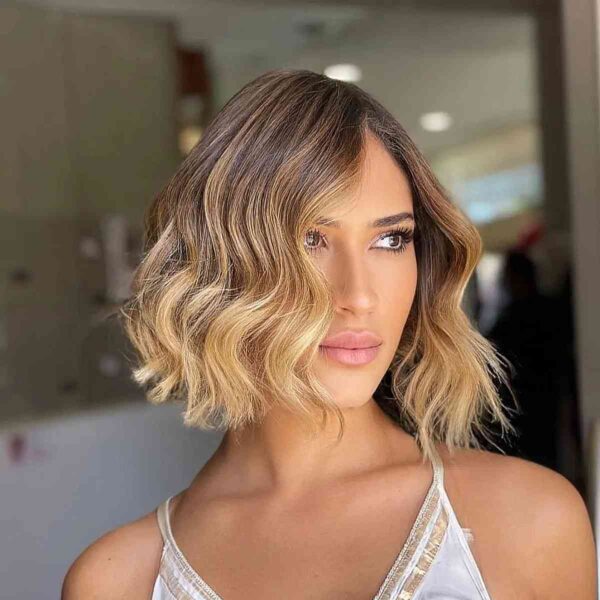 23 Flattering Short Haircuts for Oval Faces in 2025