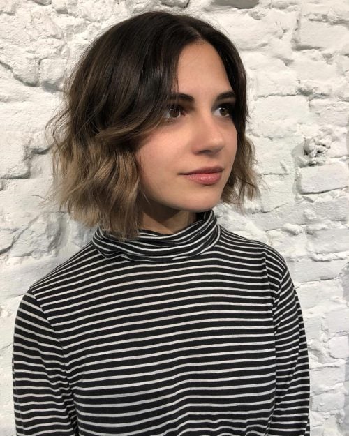  Sweet Short Haircut with Messy Waves for Thinning Hair