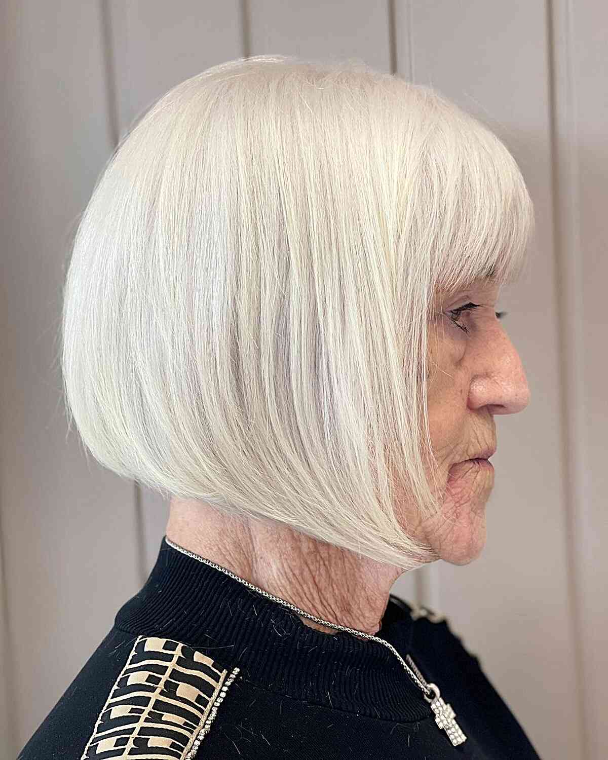 Short-Length Traditional Bob with Fringe for White Haired 70-year-olds