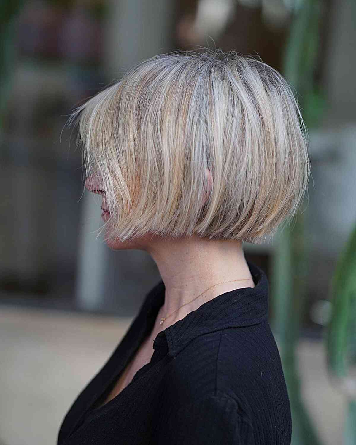 Jaw-Length Blonde Pixie Bob with Dusted Front Ends