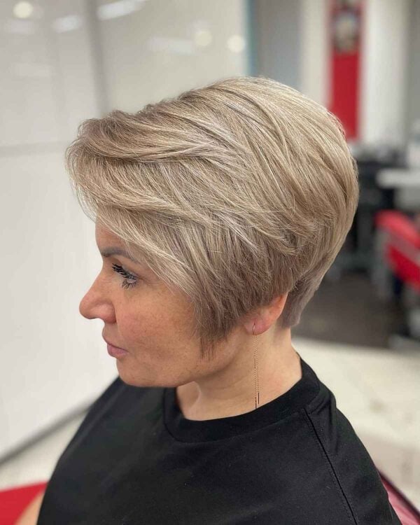 21 Short, Stacked Pixie Bob Haircuts for a Cute and Sassy Look