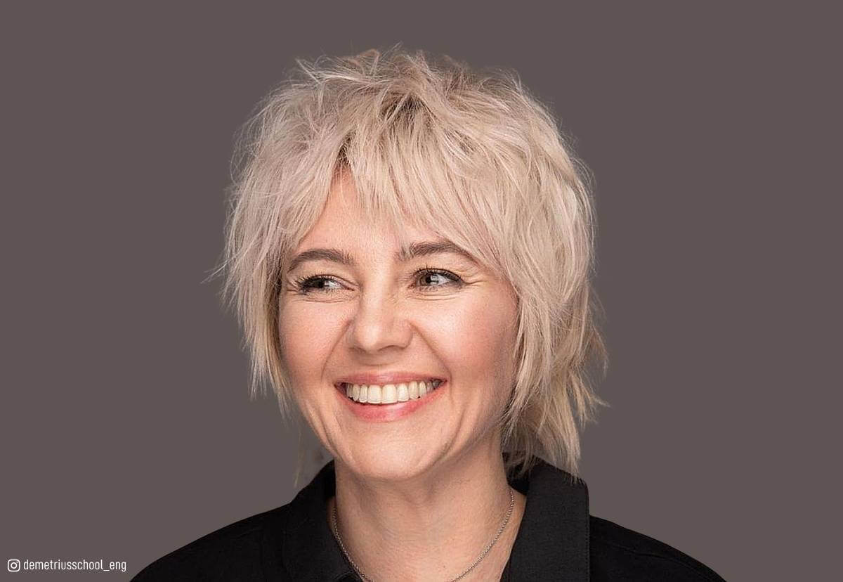 Short shaggy hairstyles over 50