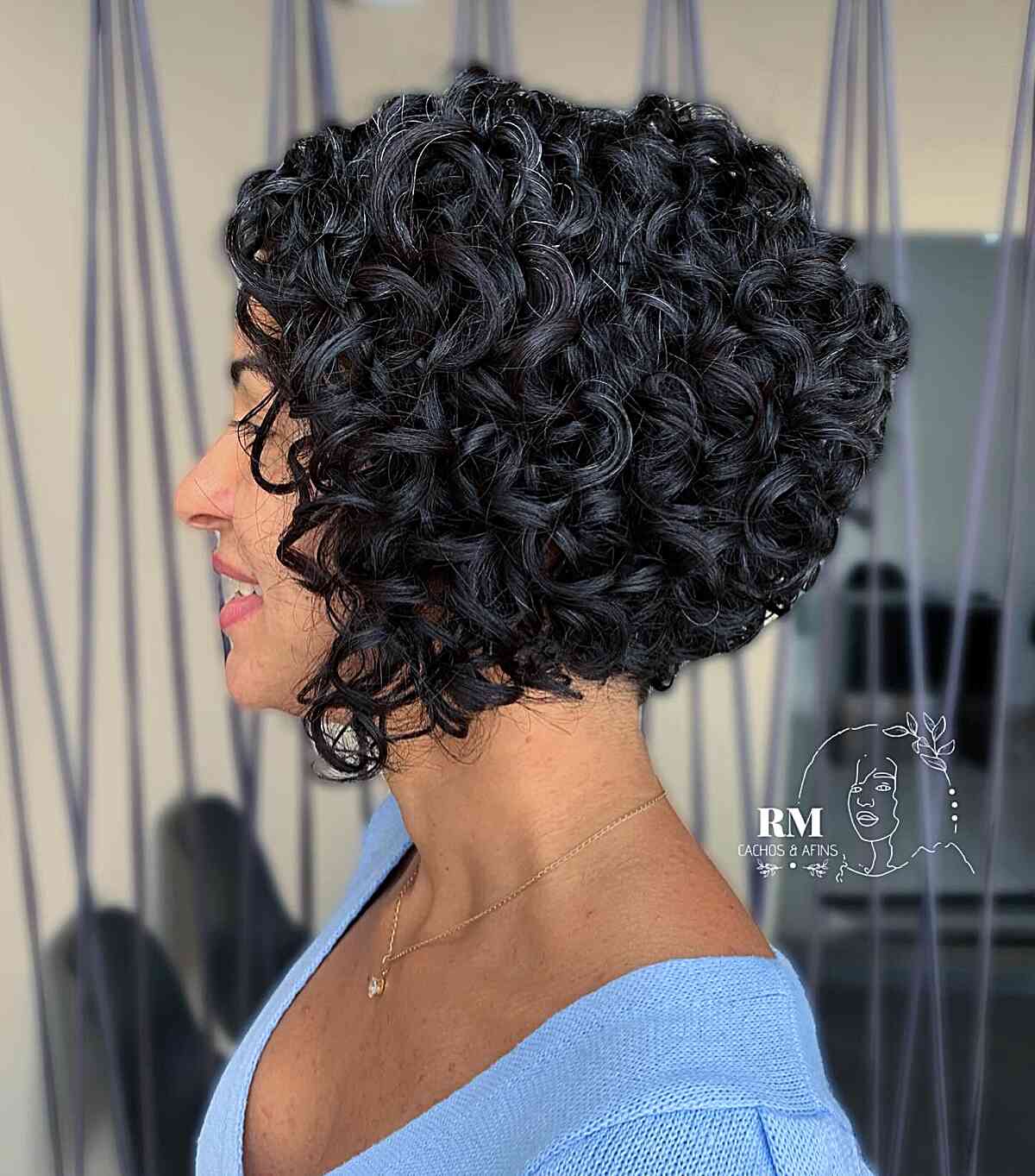 Short Stacked Bobbed Haircut with Bouncy Curls