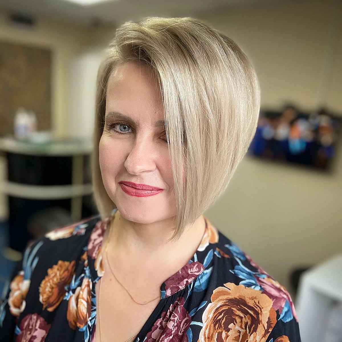short straight bob with concave layers