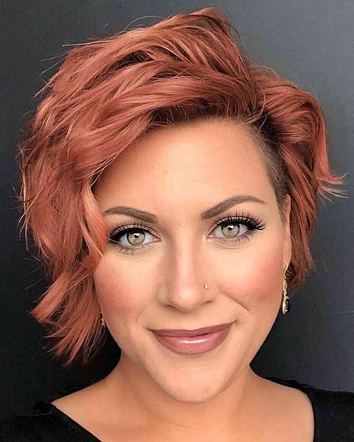 Short Wavy Disconnection Hair for Women Aged 40