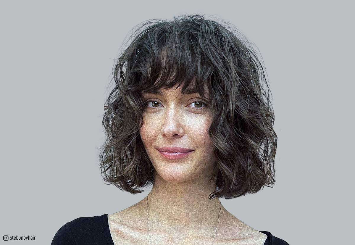 Short wavy hairstyle with bangs
