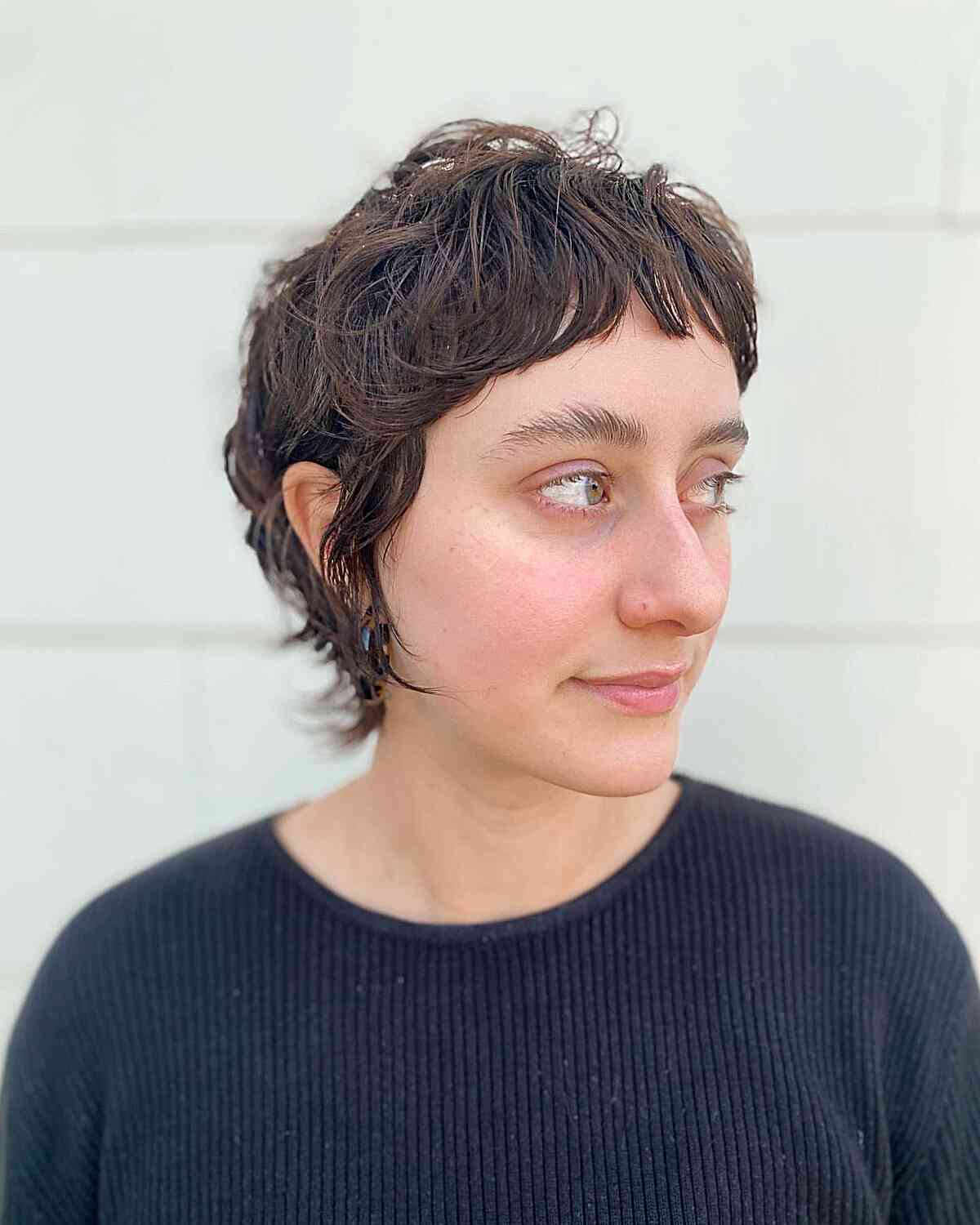 Jaw-Length Winged Pixie Mullet with Waves and Fringe