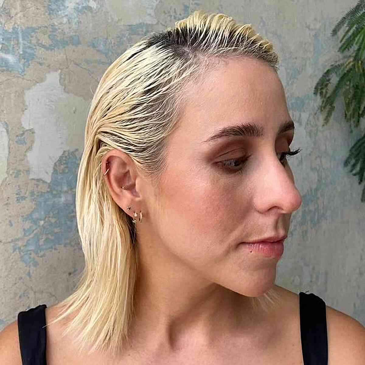 Collarbone-Length Side Part Wet Look with Choppy Ends