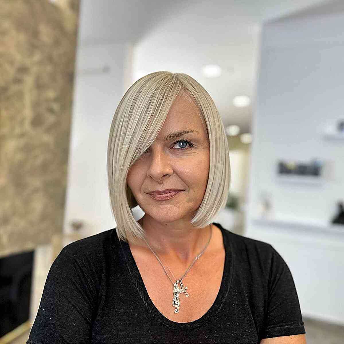 Side-Parted Blonde Bob for Straight Hair and Women Aged 50