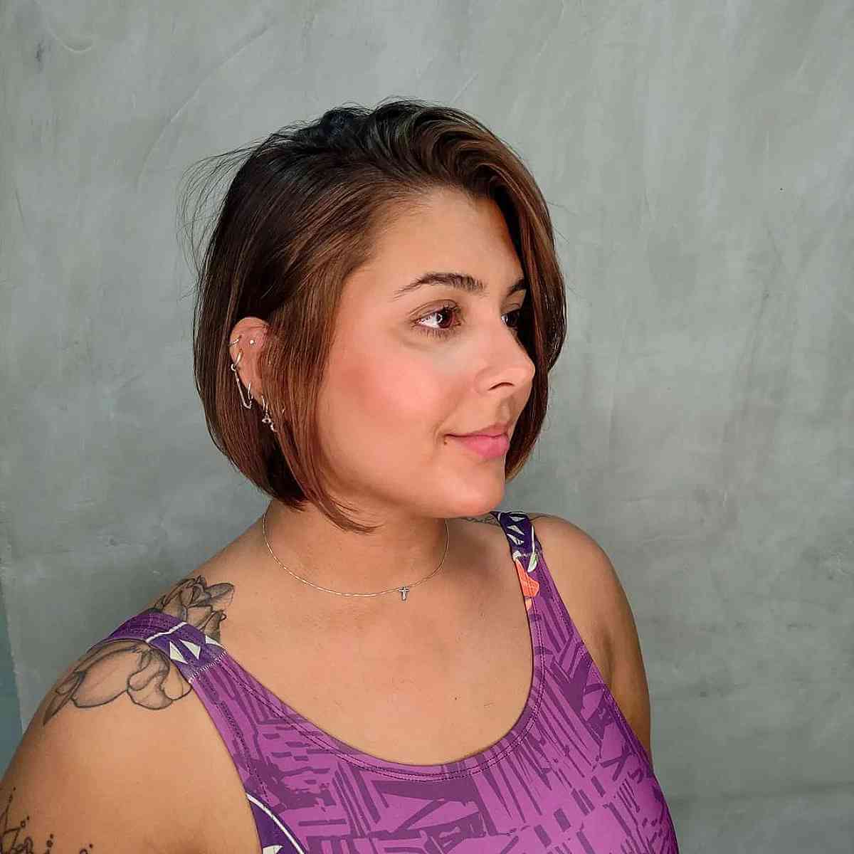Side-Parted Short Bob for Round Faces That is Above the Shoulders