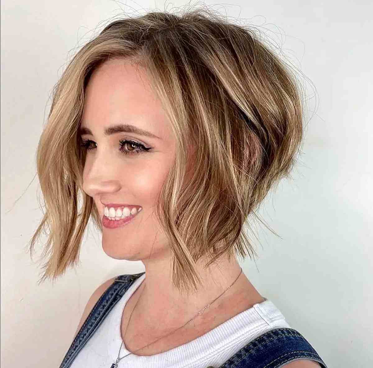 Side-Parted Short Wedge Haircut for Fine Hair