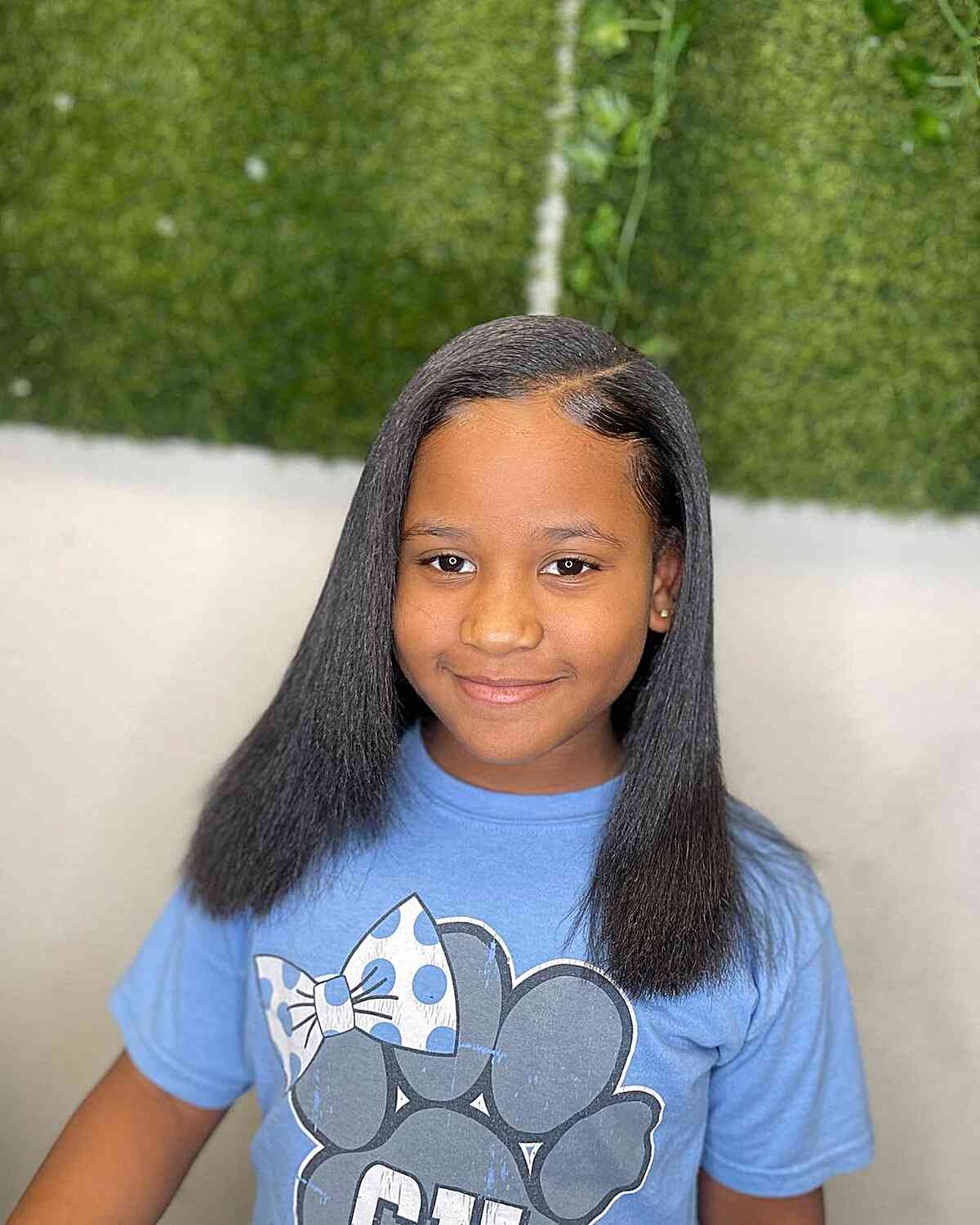 Side-Parted Silk Press Natural Hairstyle for Black Girls' Shoulder-Grazing Hair