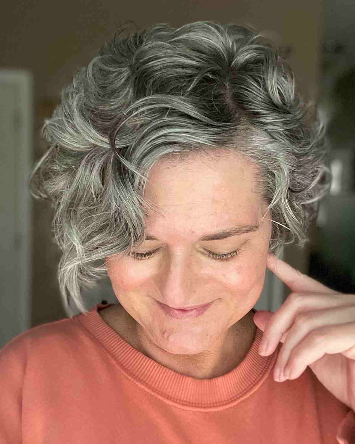Side-Parted Wavy Pixie Bob on Grey Haired Ladies Over 50