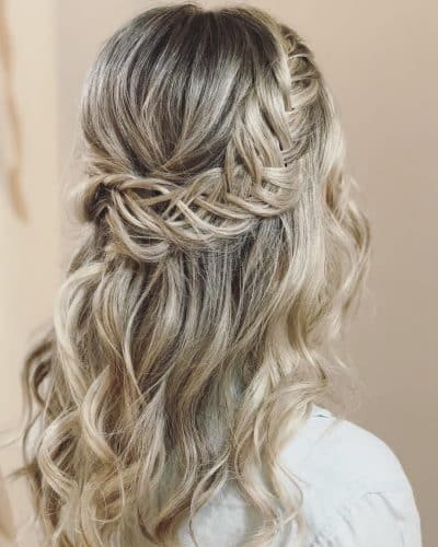 23 Perfectly Gorgeous Down Hairstyles for Prom