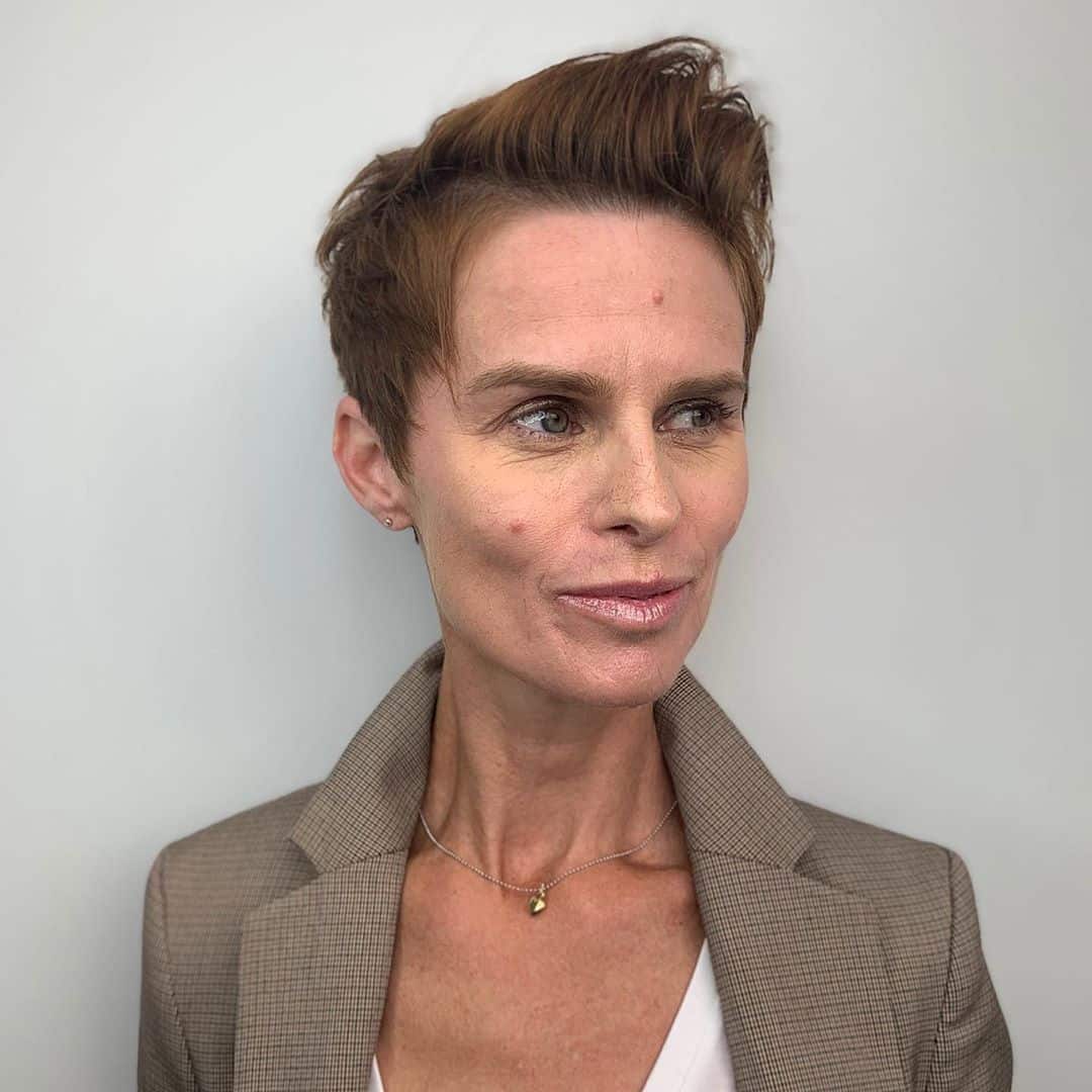 cropped haircut for 50 year old women