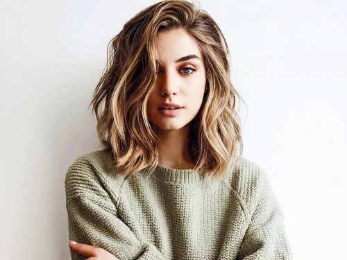 Simple shoulder length hairstyle