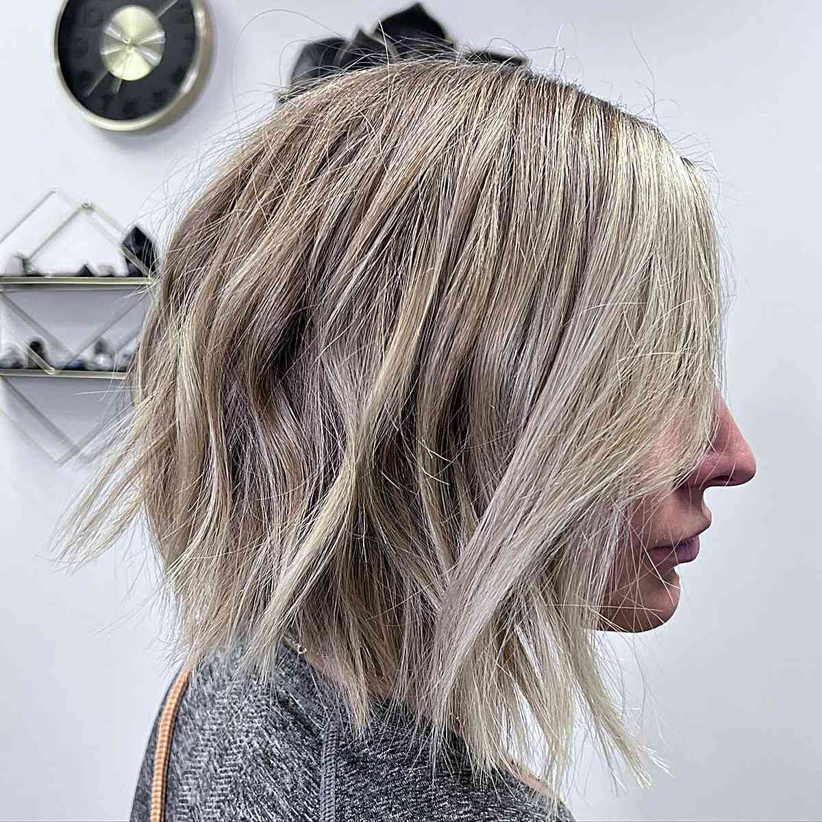 Neck-Length Slight Angled Inverted Lob with Choppy Jagged Ends