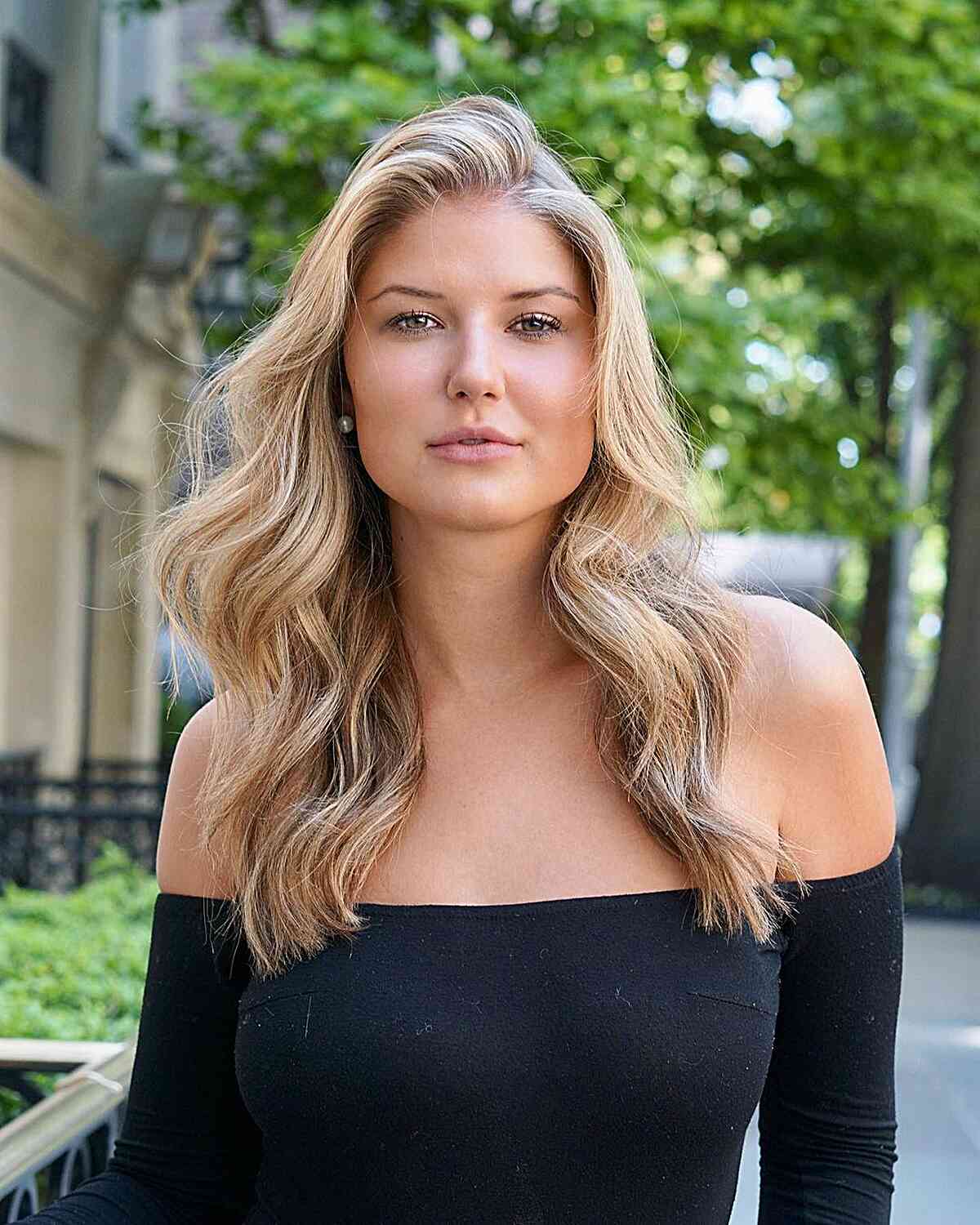 Soft Waves and Sun-Kissed Highlights for Square Faces with mid-length hair
