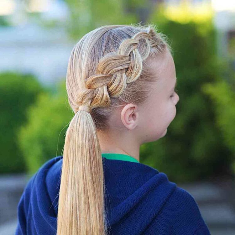 28 Perfect Softball Hairstyles That Are Trendy and Practical
