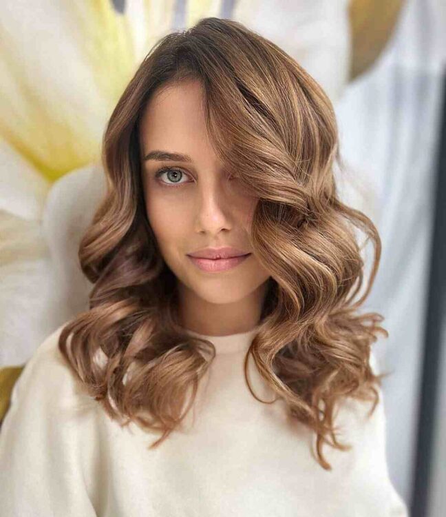 30 Stunning Examples of Caramel Balayage Highlights for 2023