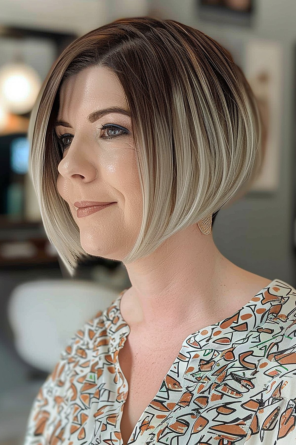Stacked bob for women past their 30s with dark roots and lighter tips