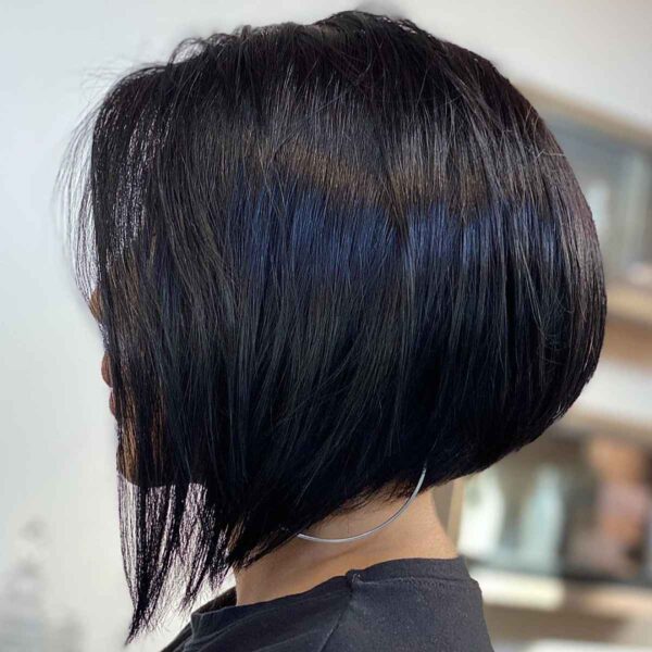 27 Short, Stacked Inverted Bob Haircut Ideas to Spice Up Your Style