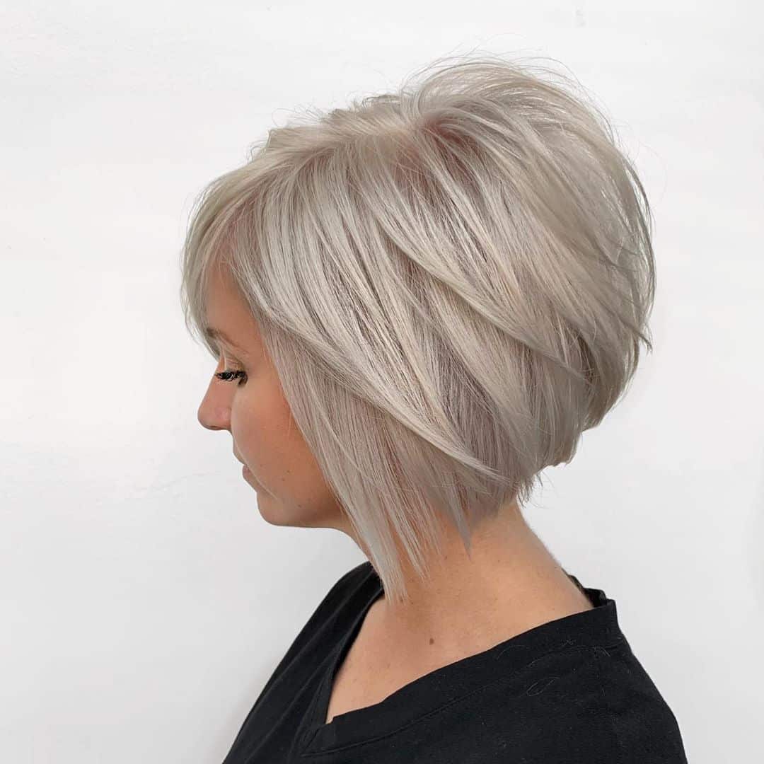 Cool stacked inverted bob with layers