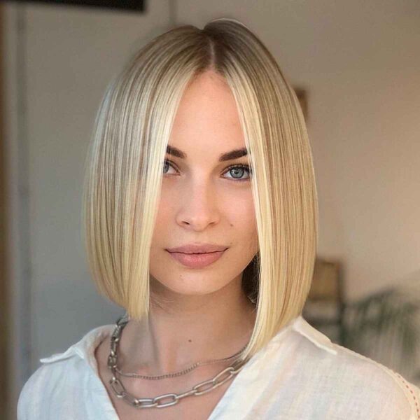 39 Straight Bob Haircut Ideas for a Simple & Chic Look