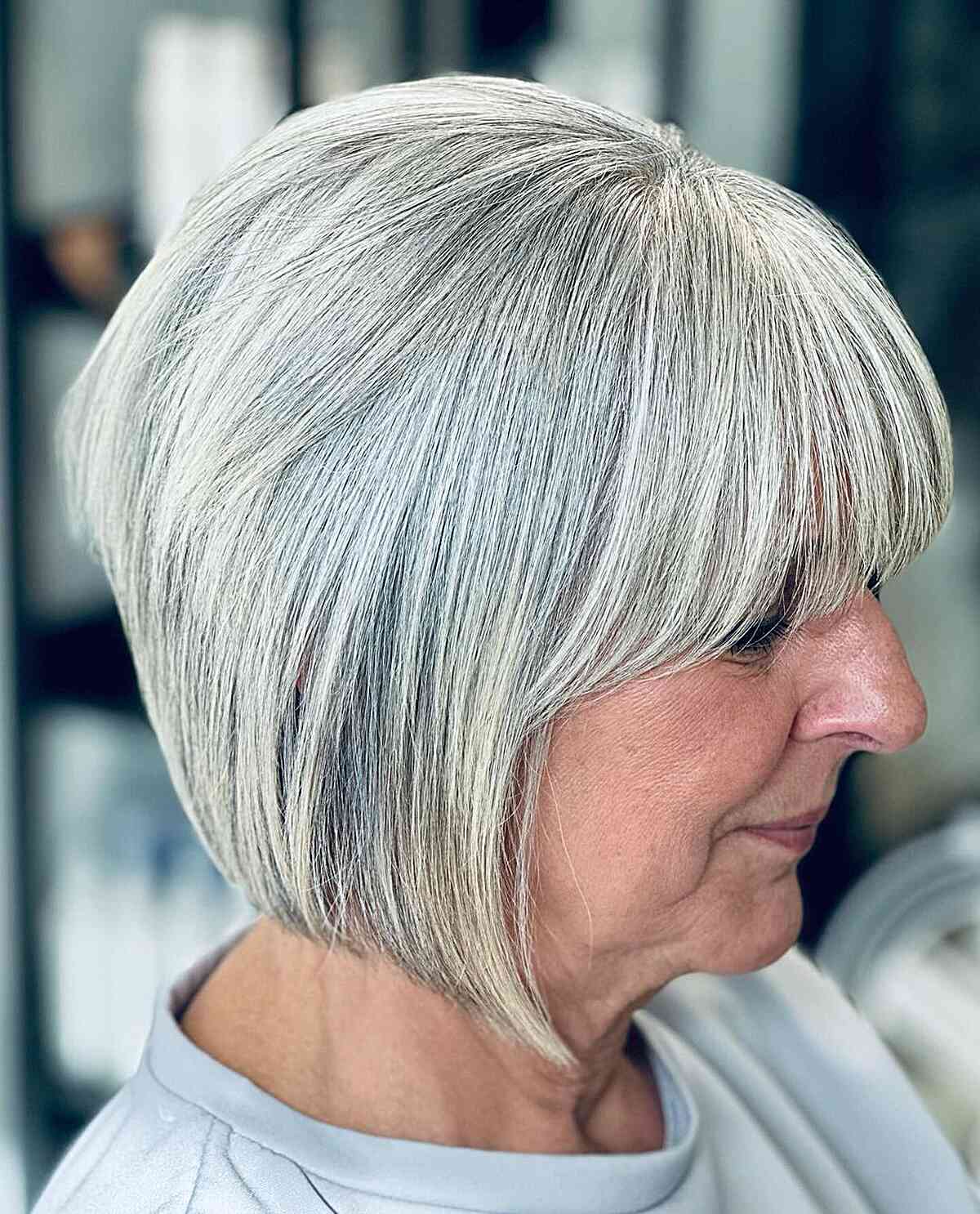Straight Bob with Natural Color for 50-Year-Old Ladies