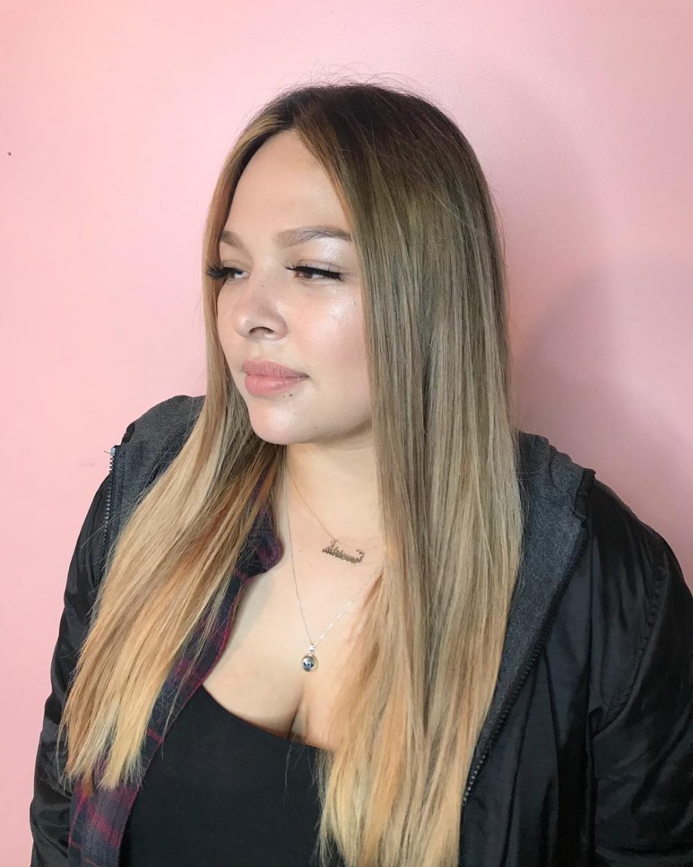 Light Brown Straight Hair with Blonde Highlights