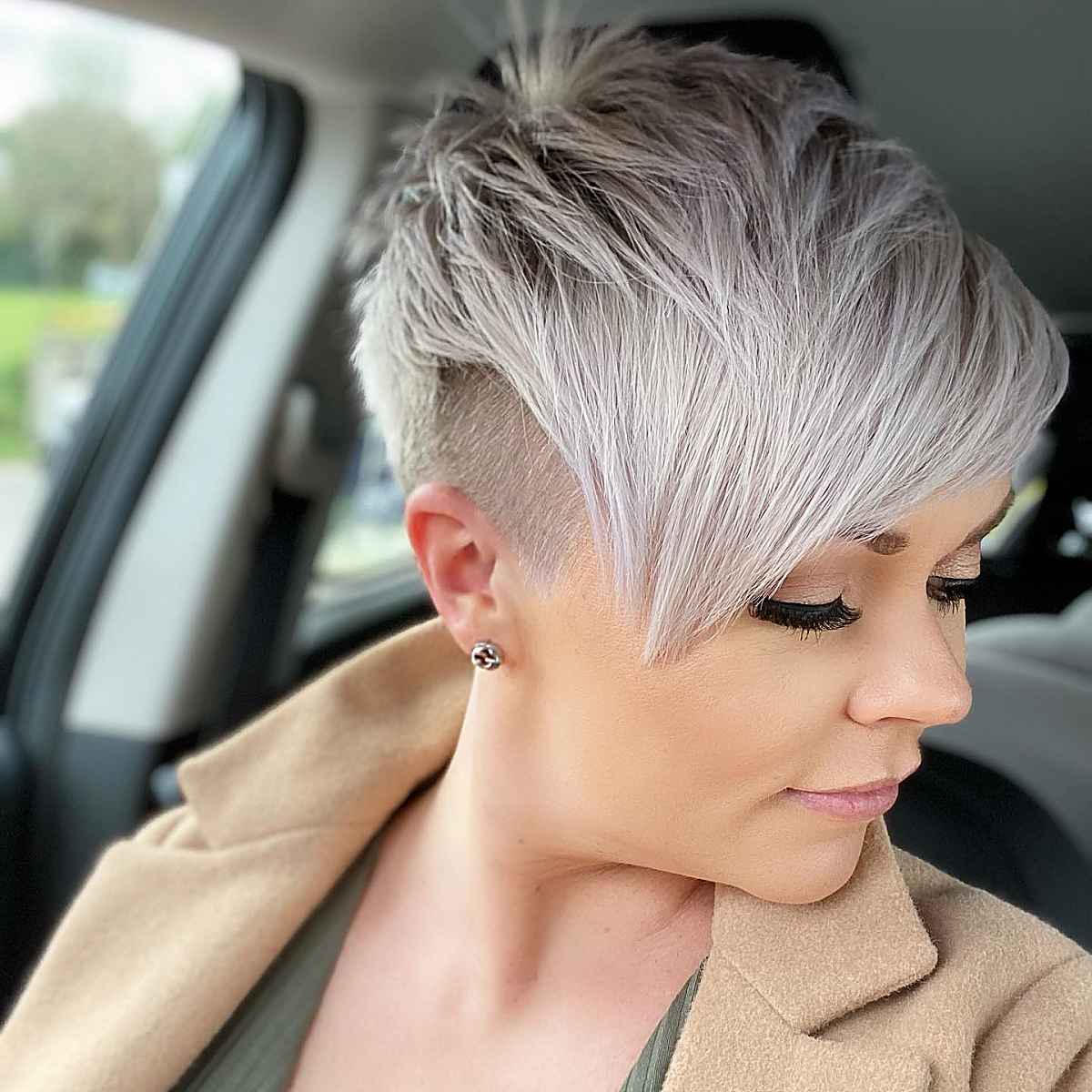 strong disconnection pixie for straight hair