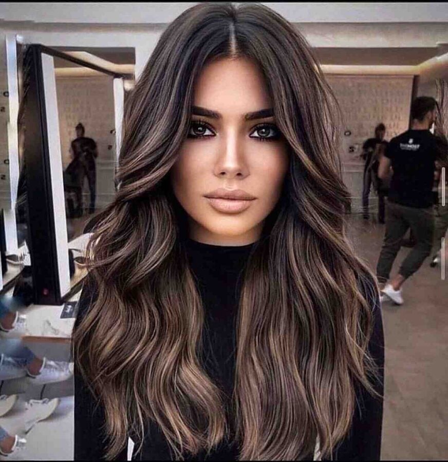 30 Stunning Examples of Caramel Balayage Highlights for 2024