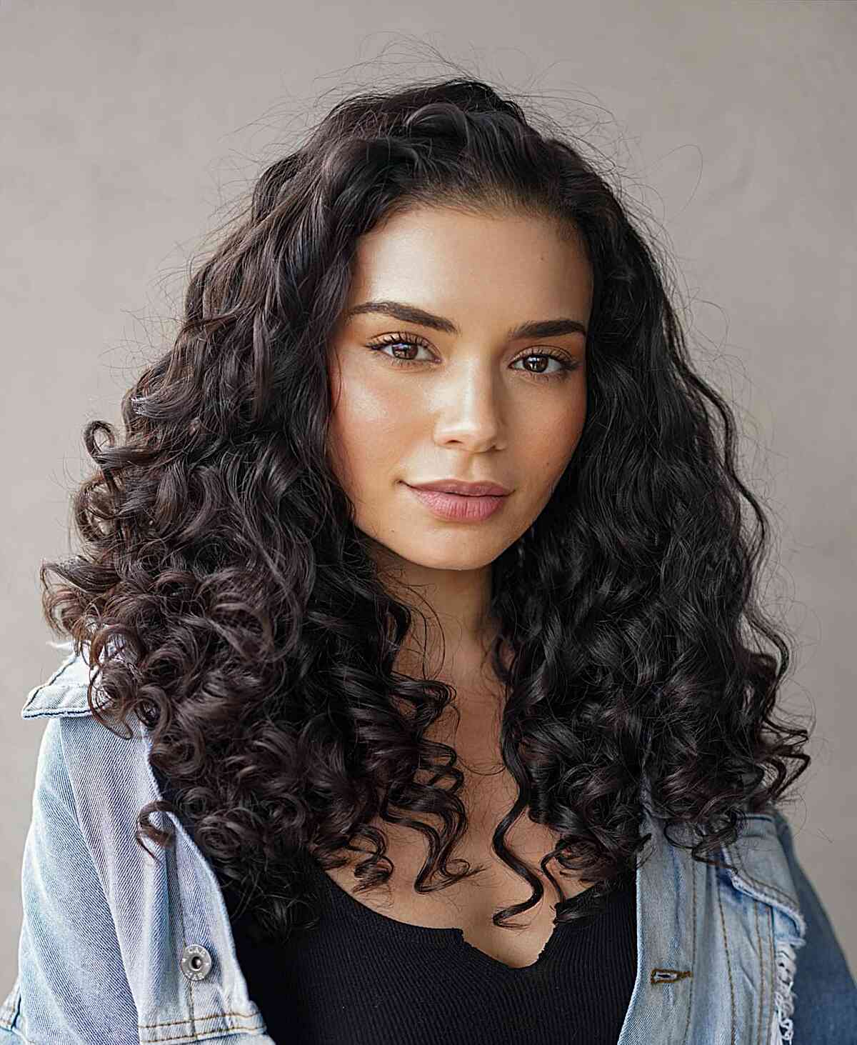Subtle Side Part for Thick Curls on Mid-Length Hair 