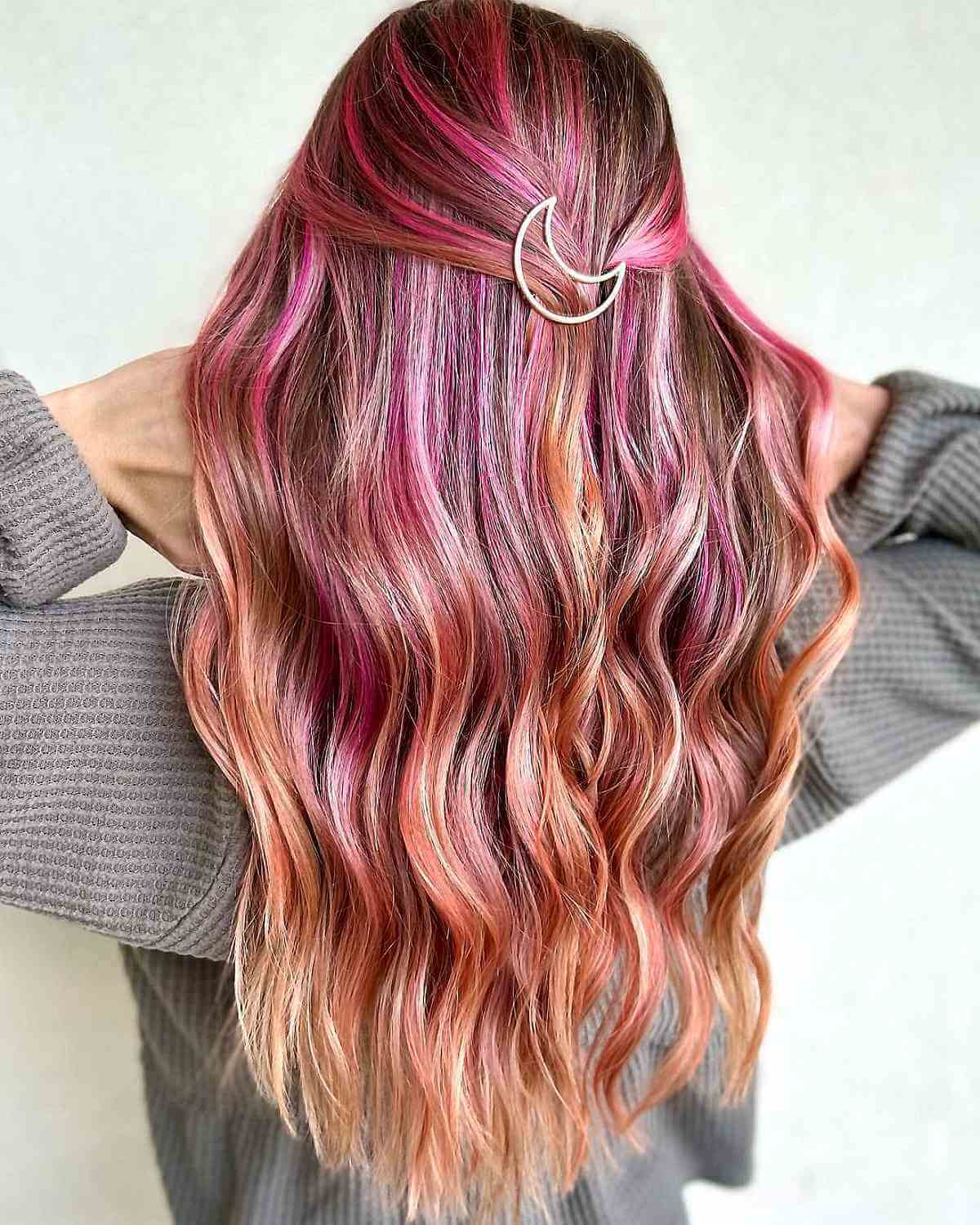 Sunset-Inspired Pink and Orange Waves Color Ideas