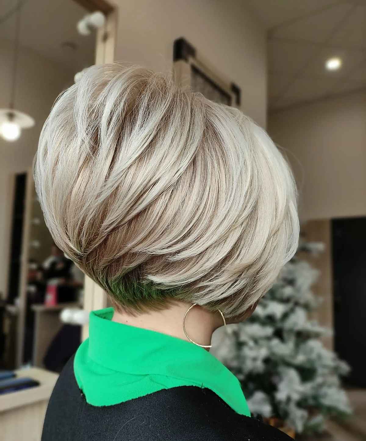 Tapered Bob with Feathered Pieces