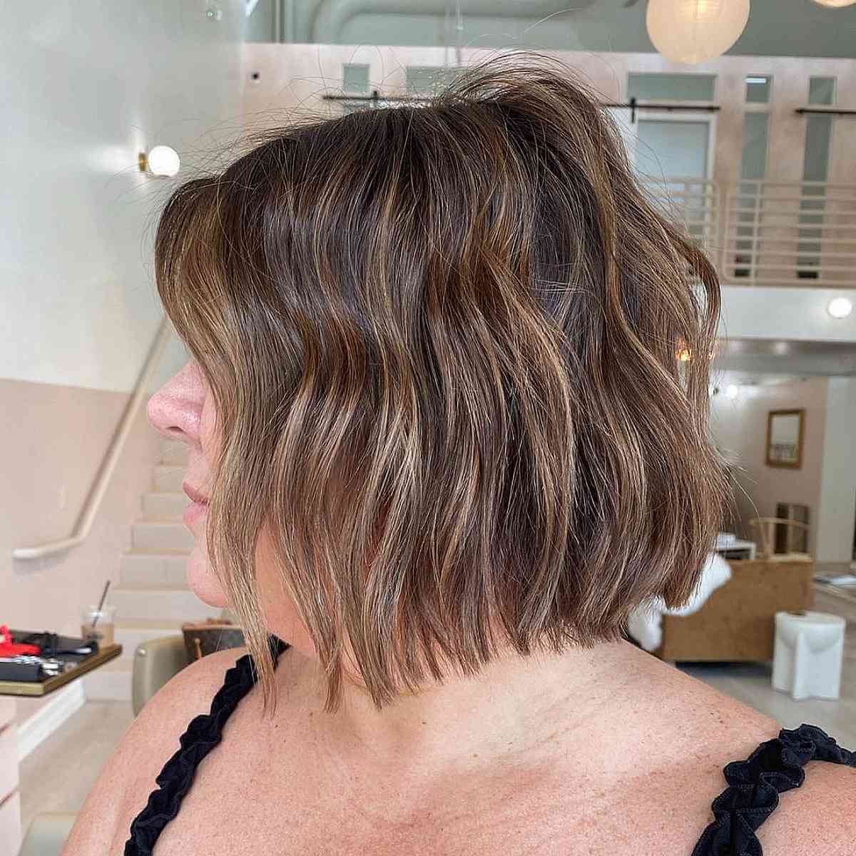 19 Flattering Short Haircut Ideas for Full Faces to Look Thinner