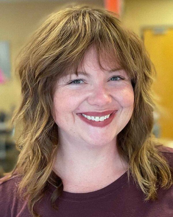 30 Slimming Hairstyles for Women with Full Faces (for PlusSized Women)