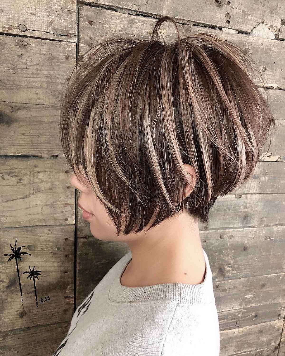 Textured Stacked Bob with Blonde Highlights