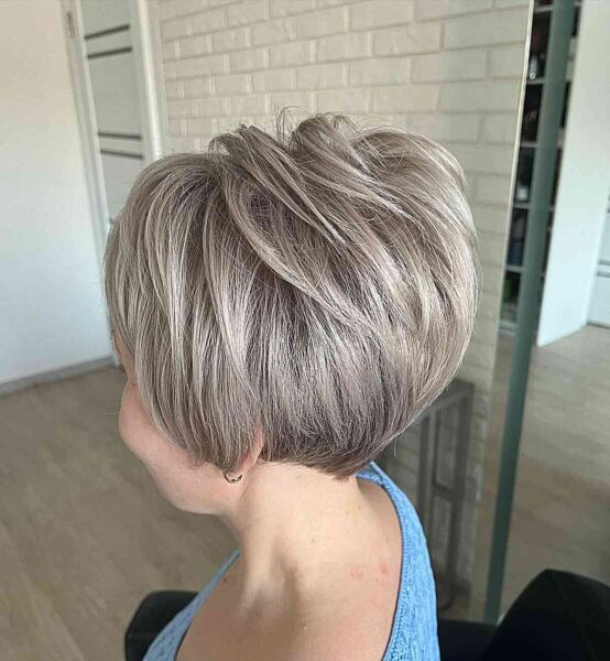 A Thick Cropped Pixie Hair with Piece-y Layers