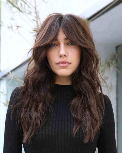 Pairing Curtain Bangs with Wavy Hair? 22 Best Ways to Do It
