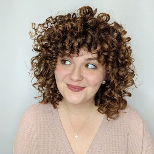 Cute and Trendy Curly Bob for Women with Round Faces