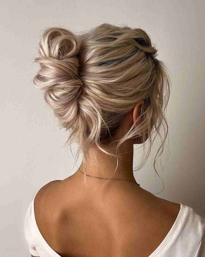 33 Super Easy Updos for Beginners to Try in 2024