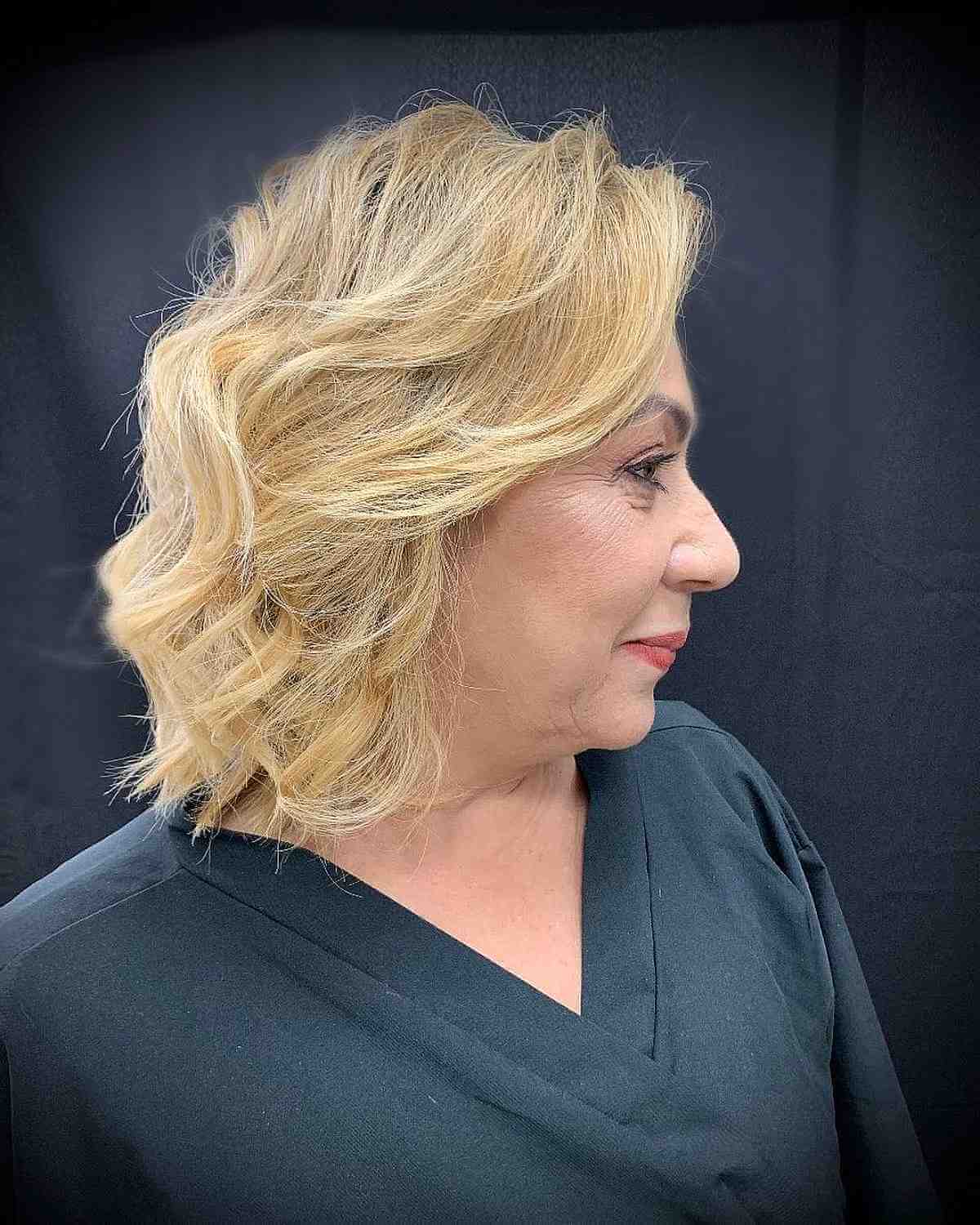 Voluminous Lob with Layered Waves for Older Ladies